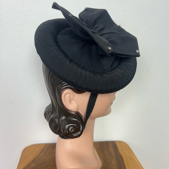 1940’s Vintage Black Faille Rhinestone Butterfly Women's Tilt Beret Cocktail Hat - Picture 3 of 16